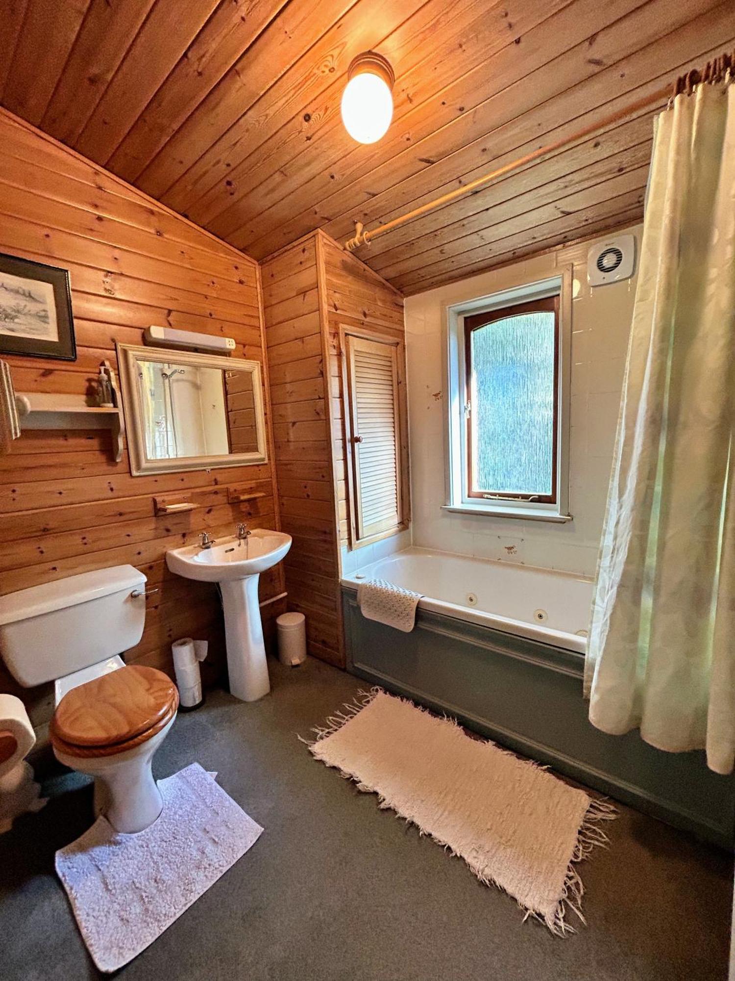 Secluded Rustic - A Digital Detox Paradise. Chalet